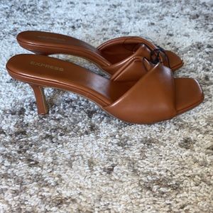 Wrap Band Square Toe Mid Heeled Sandals